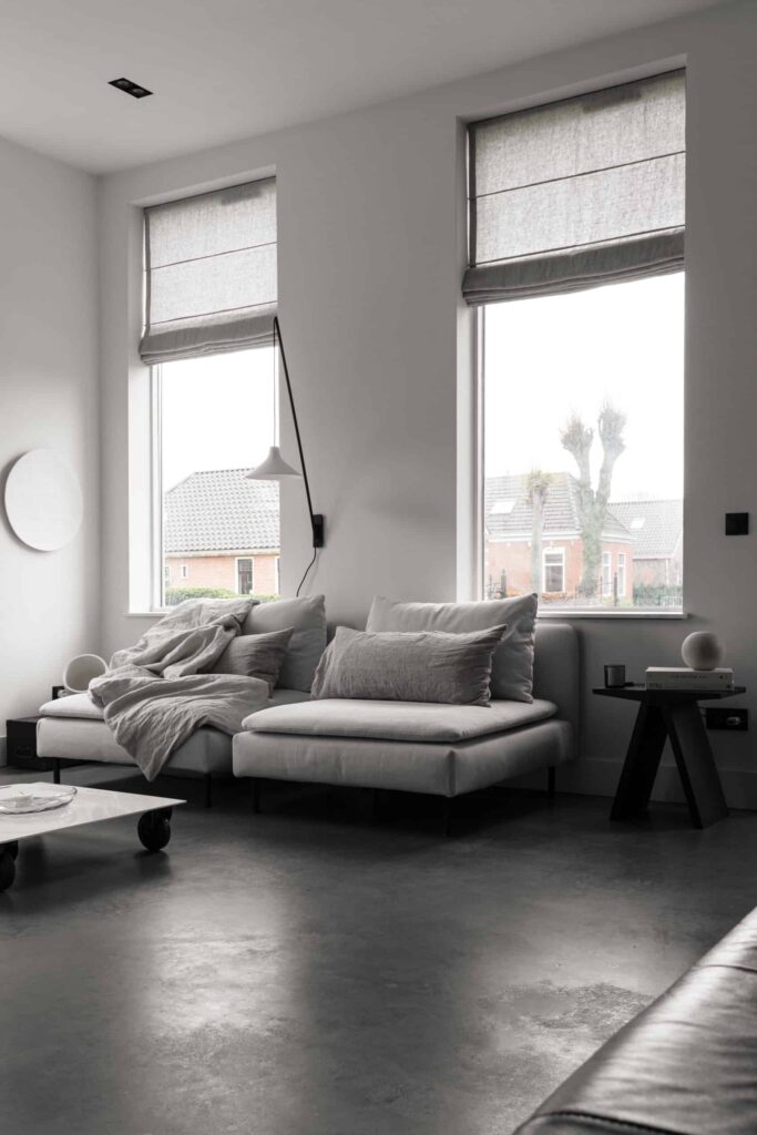 Gevlinderde betonvloer in beeld