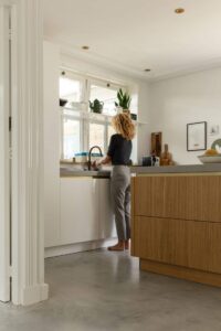 Italiaanse betonlook vloer in de keuken